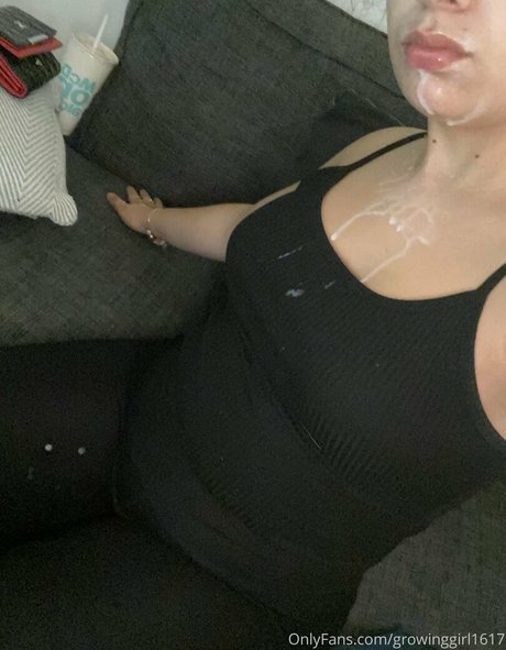 Foto di nudo di fuga di OnlyFans di Growinggirl1617