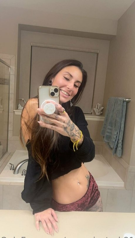 Foto di nudo di fuga di OnlyFans di Sammiestark91