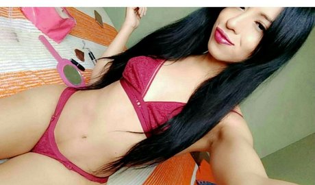 Foto di nudo di fuga di OnlyFans di Camila