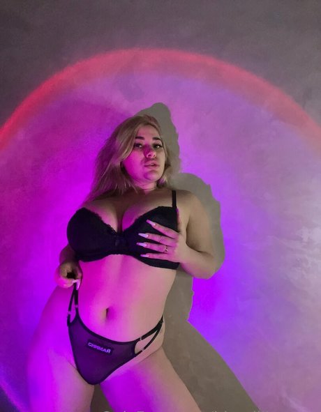 Foto di nudo di fuga di OnlyFans di Blondiiierose