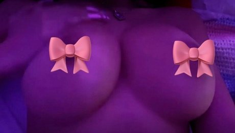 Foto di nudo di fuga di OnlyFans di Savii