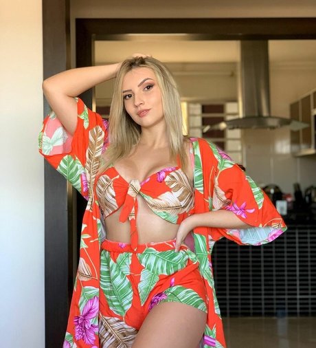Foto di nudo di fuga di OnlyFans di Isa Sudati