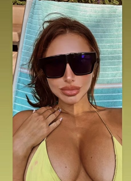 Foto di nudo di fuga di OnlyFans di Katherine Eftekhari