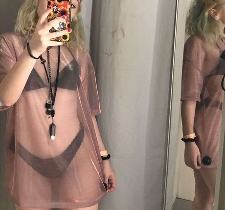 Foto di nudo di fuga di OnlyFans di Snottea