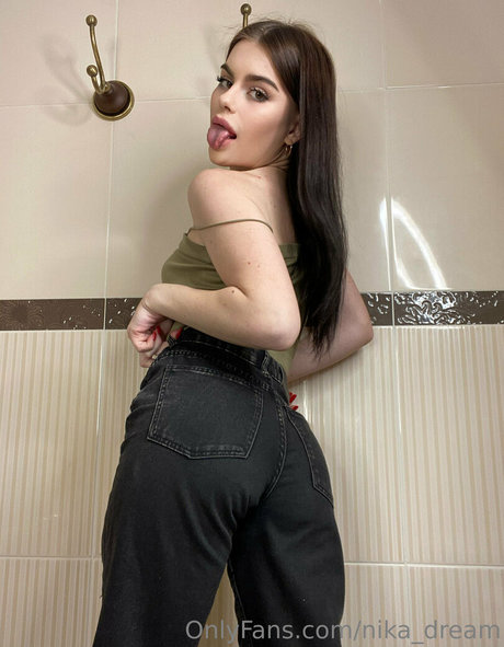 Foto di nudo di fuga di OnlyFans di Nikadream