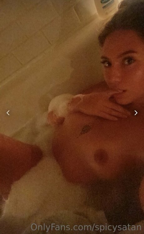Foto di nudo di fuga di OnlyFans di Harriet