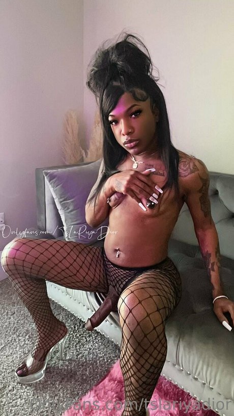 Foto di nudo di fuga di OnlyFans di Tslariyadior