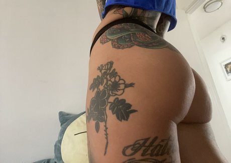 Foto di nudo di fuga di OnlyFans di Brattymalone