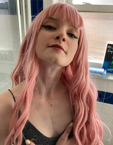 Foto di nudo di fuga di OnlyFans di Lapetitebrat02