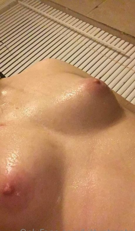 Foto di nudo di fuga di OnlyFans di Kittyntreats