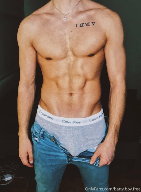 Foto di nudo di fuga di OnlyFans di Battyboyfree