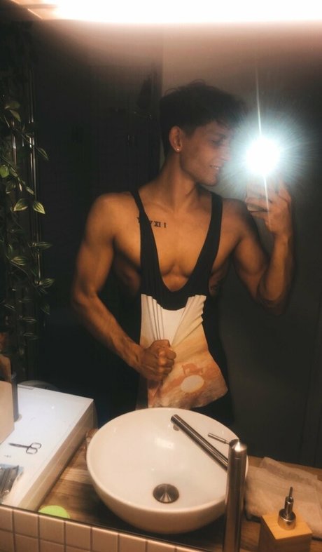 Foto di nudo di fuga di OnlyFans di Battyboyfree