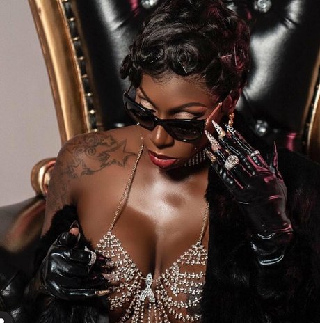 Foto di nudo di fuga di OnlyFans di Ebony Mystique