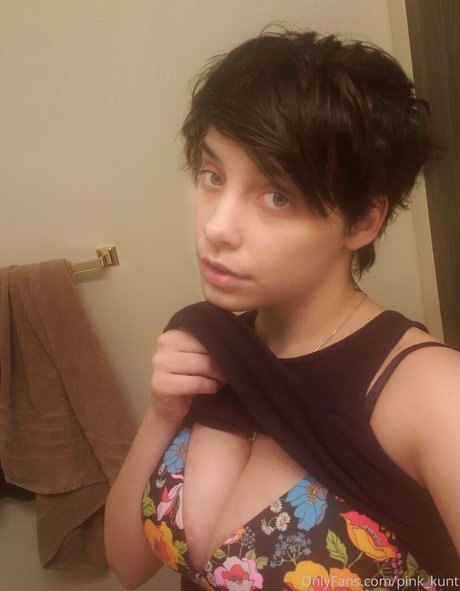 Foto di nudo di fuga di OnlyFans di Pinkkunt