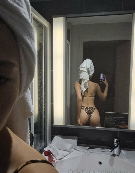 Foto di nudo di fuga di OnlyFans di Sodyna