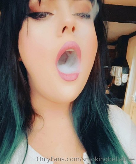Foto di nudo di fuga di OnlyFans di Smokingbellafree