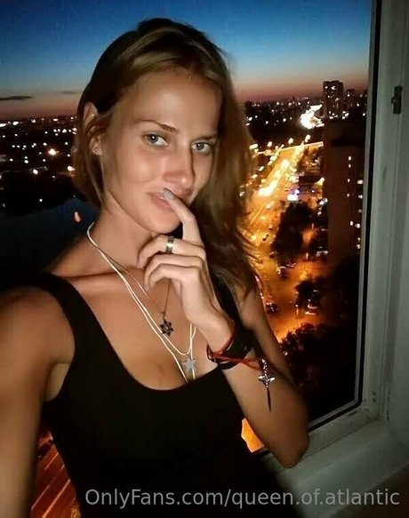 Foto di nudo di fuga di OnlyFans di Queenofatlantic