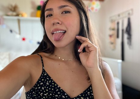 Foto di nudo di fuga di OnlyFans di Sincerelyxjadefree