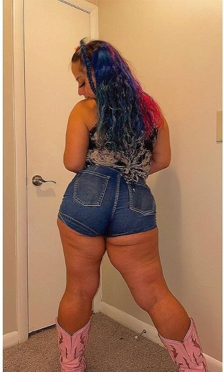 Harlee Queeni