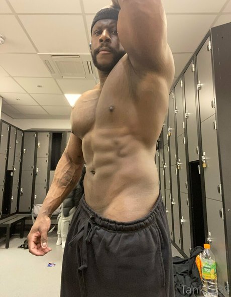 Foto di nudo di fuga di OnlyFans di Pleasure12368