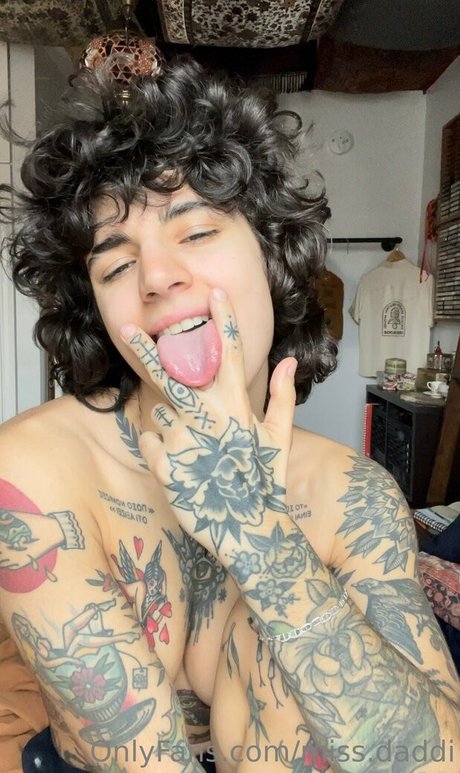 Foto di nudo di fuga di OnlyFans di Yourfavoritetomboy