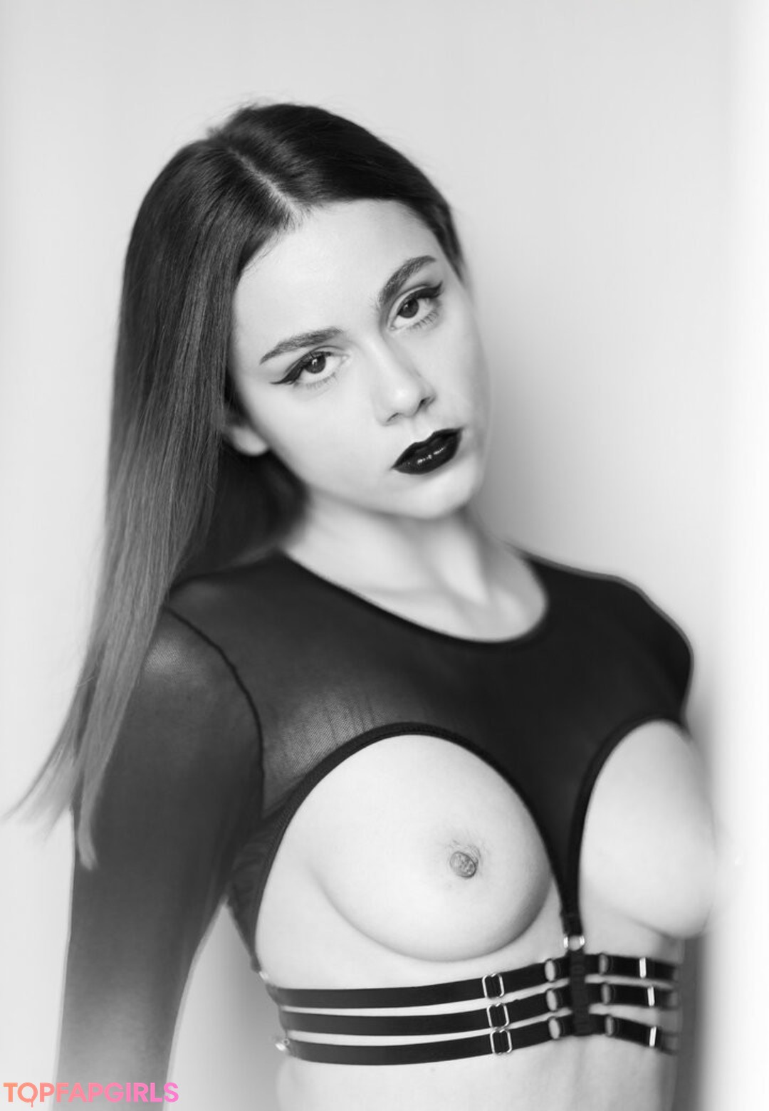 Foto di nudo di fuga di OnlyFans di Nausicaa Yami #214 Foto di nudo di fuga di OnlyFans di Nausicaa Yami #214