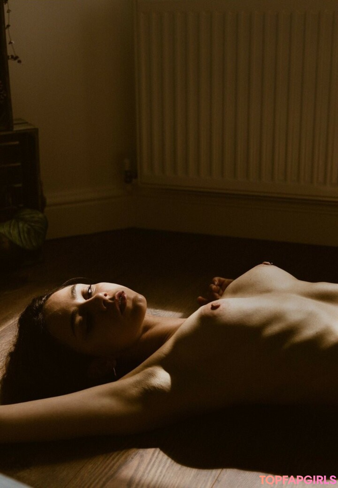 Foto di nudo di fuga di OnlyFans di Nausicaa Yami #5 Foto di nudo di fuga di OnlyFans di Nausicaa Yami #5