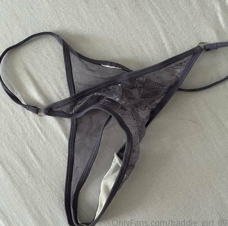Foto di nudo di fuga di OnlyFans di Naughtybabygirl2