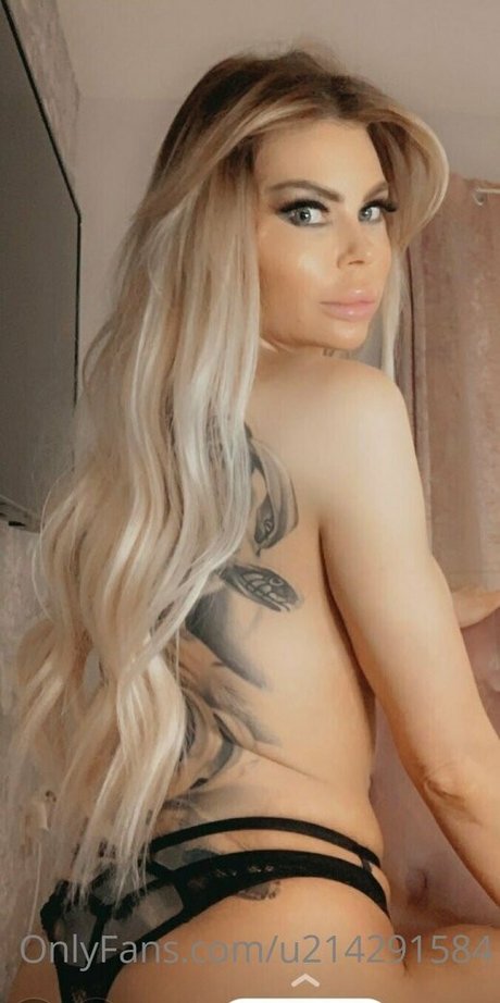 Foto di nudo di fuga di OnlyFans di Lillylaneofficial