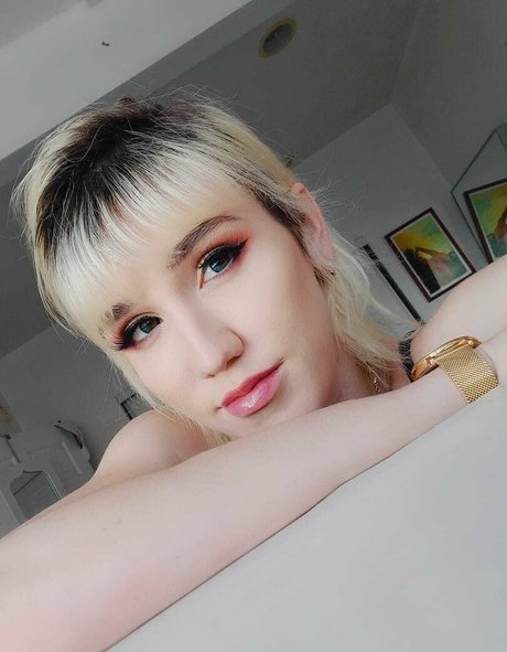 Foto di nudo di fuga di OnlyFans di Lenamoonxo