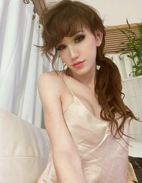 Foto di nudo di fuga di OnlyFans di Lenamoonxo
