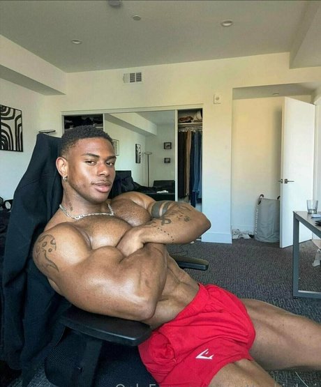 Foto di nudo di fuga di OnlyFans di Prettyskinboi