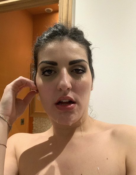 Foto di nudo di fuga di OnlyFans di Laure Zecchi