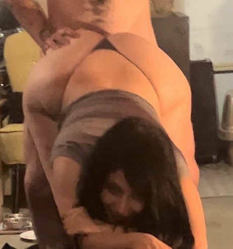 Foto di nudo di fuga di OnlyFans di Sayntsandra