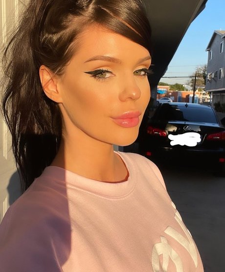 Foto di nudo di fuga di OnlyFans di Sabrina Nellie