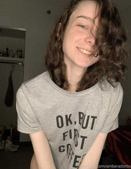Foto di nudo di fuga di OnlyFans di Amberadorbs