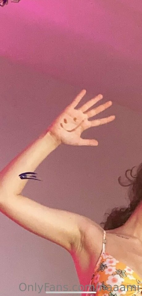 Foto di nudo di fuga di OnlyFans di Naaami