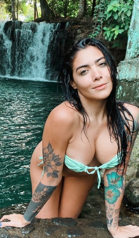 Foto di nudo di fuga di OnlyFans di Erika Fernandez