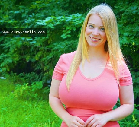 Foto di nudo di fuga di OnlyFans di Laura Katz
