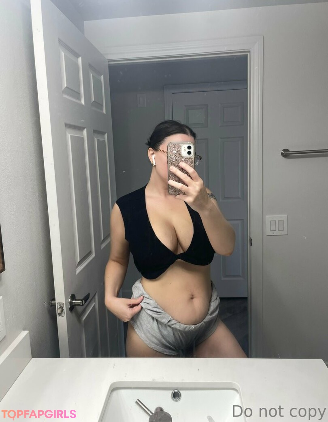 Foto di nudo di fuga di OnlyFans di Daniellelancaster #3 Foto di nudo di fuga di OnlyFans di Daniellelancaster #3