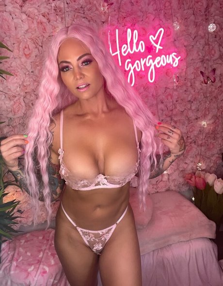 Miss Lindsay Q