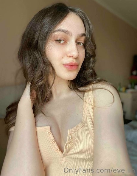 Foto di nudo di fuga di OnlyFans di Evelin