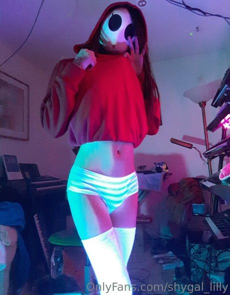 Shygal_lilly