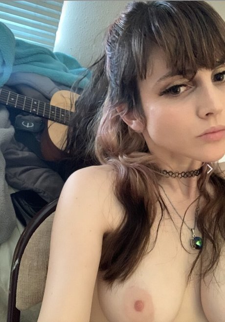 Foto di nudo di fuga di OnlyFans di Nightmermaid