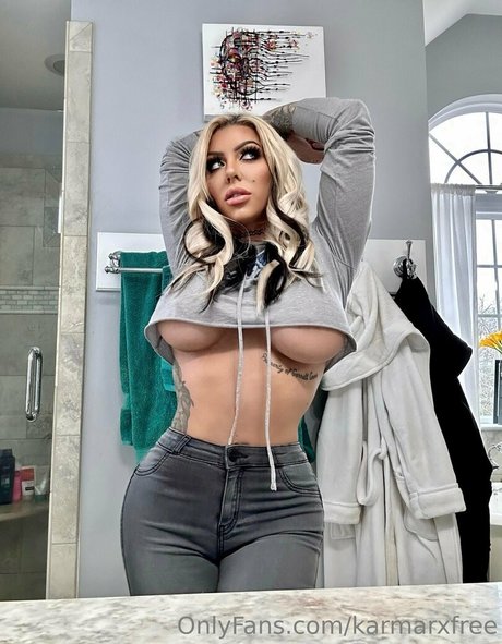 Foto di nudo di fuga di OnlyFans di Karmarxfree