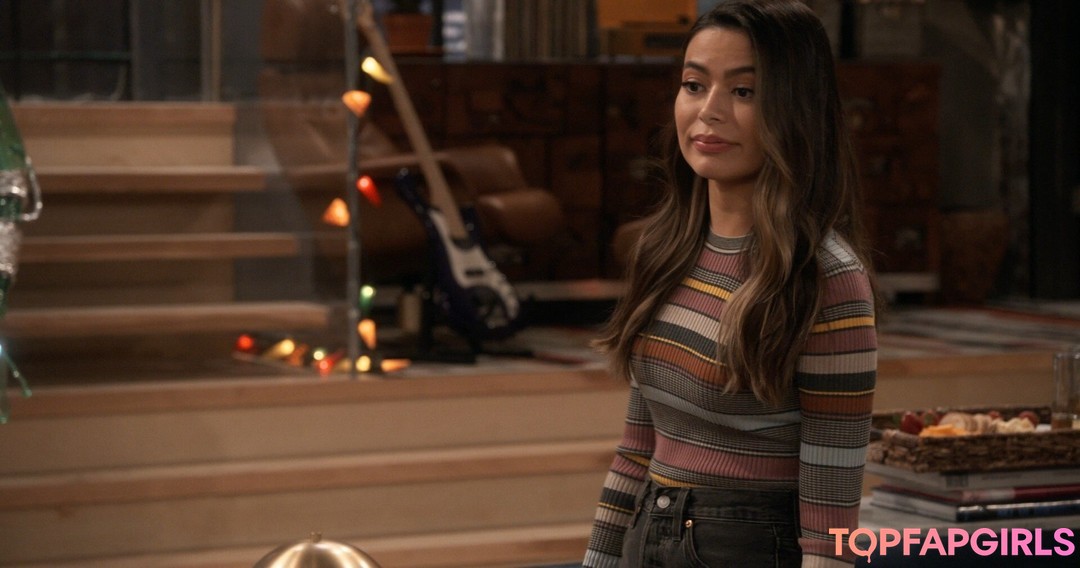 Foto di nudo di fuga di OnlyFans di Miranda Cosgrove #19 Foto di nudo di fuga di OnlyFans di Miranda Cosgrove #19