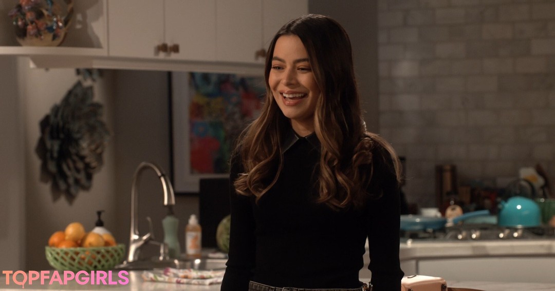 Foto di nudo di fuga di OnlyFans di Miranda Cosgrove #26 Foto di nudo di fuga di OnlyFans di Miranda Cosgrove #26