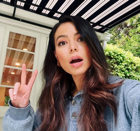 Miranda Cosgrove