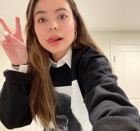 Miranda Cosgrove