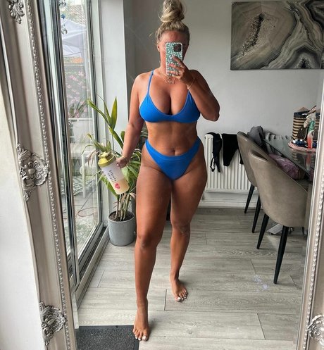 Foto di nudo di fuga di OnlyFans di Sophieaustin